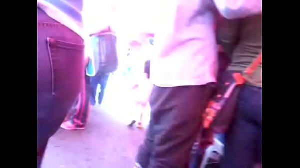 Culona En La Calle.