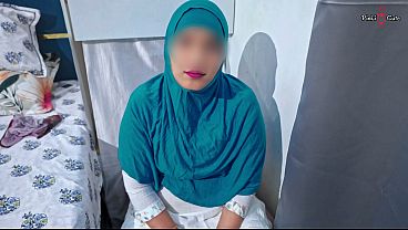 My Muslim Hijabi Step-sis Caught Me Undressed, She Gives Me For 69 Fuck...what Happened Next.