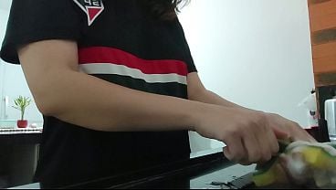 Peeping Adora Me Assistir Fazendo Coisas Do Cotidiano E Provocando