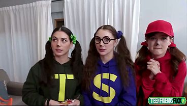 3 Best Friends Spread A Thick Shaft For Halloween