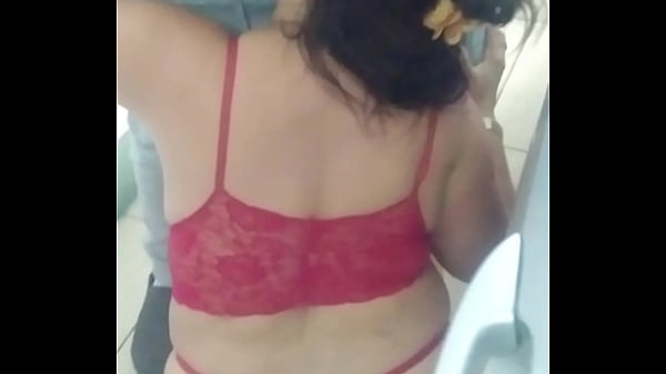 Há Quem Resista A Uma Mamada Gostosa Desta? - Antes De Entrar Na Suíte Do Motel, Já Foi Saboreando O Danado Na Garagem