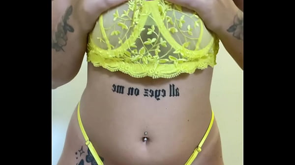 Novinha Tatuada Gostosa