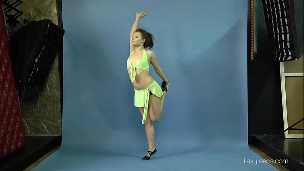 Mila Gimnasterka Spreading Her Sensual Limbs On The Floor