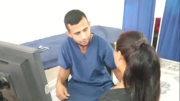 La Señora Del Servicio Viene A Mi Consultorio Por Un Favor Y Termina De Rodillas Ante Mí