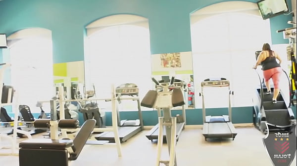 Massive Cock Roman Major Deep Cocks Incredibly Meaty Babe Sofia Rose At A Gym!
