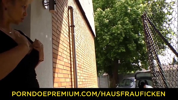 HAUSFRAU FICKEN - Amateur German Granny Screws Youthful Dick