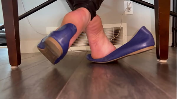 Blazing Sweaty Candid Soles In The Library (1080p HD PREVIEW)