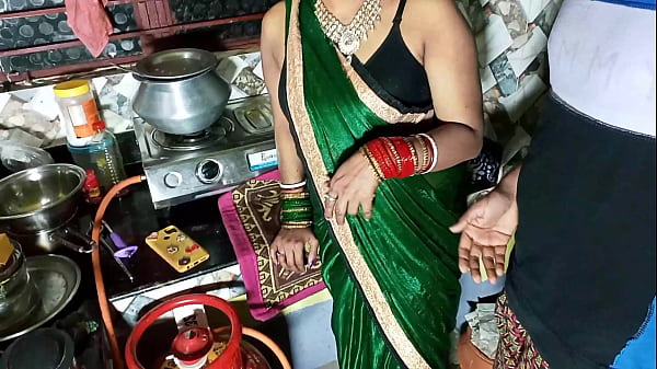 किचन में काम कर रही भाबीजी को चोदा जब घर में कोई नहीं था ! रियल हिंदी आवाज में