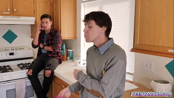 Jay Romero And Rion King Fancies Some Pizza And Ember Snow Delivered It Youthful And Smoking With An Extra Menage Service.
