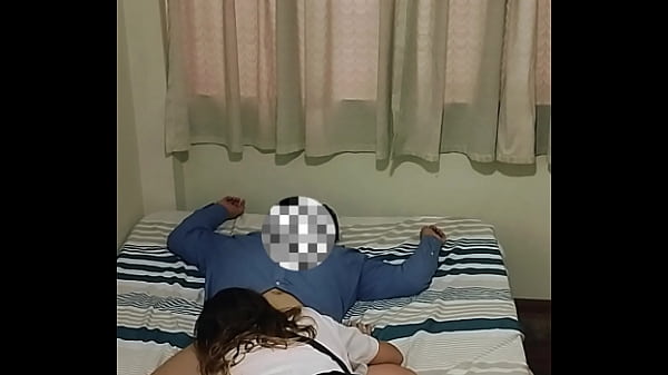 Colegiala Se Entrega A Su Profesor Por Aprobar El Curso