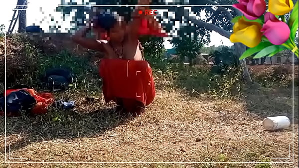 Rati Bhabhi Was Taking Bath Outside, Husband's Pole Stood Up And He Went Home And Drilled Rati Bhabhi