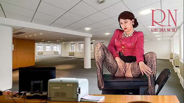 Exposed Clerk Entices Her Chief, Displays Her Honeypot, Boobs And Masturbating Her Cunt.