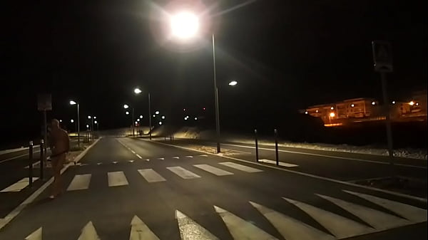 Exhib Urbaine Et Retour Nu Dans Parking Et Ascenceur