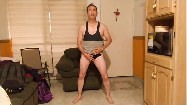 Baile Sultry Hasta Quedar Desnudo, Luego Masturbándome Hasta Eyacular Ricos Chorros De Semen.
