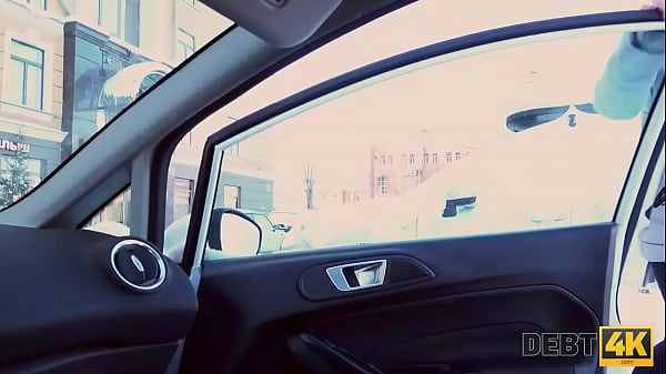 DEBT4k. Joven Deudor Con Cara Linda Piensa Que El Sexo Es Mejor Que La Pena