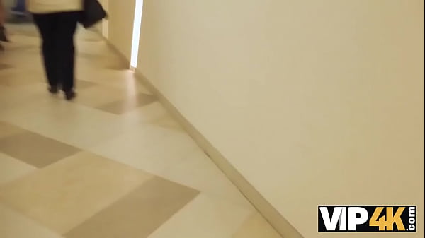 VIP4K. Il Fidanzato Non è Contrario Al Sesso Della Sua Fidanzata E Del Suo Ricco Sconosciuto