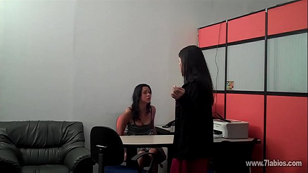 Jefa Lesbi Ve A Secretaria Pajeandose