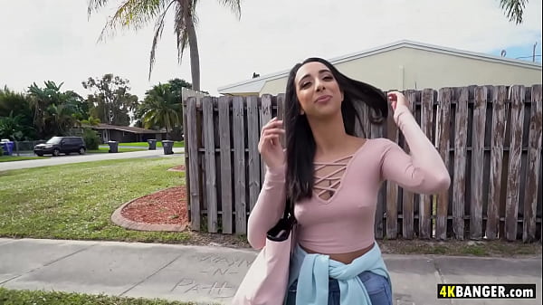 Pretty Amateur Hit The Bangbus - Kiarra Nava Hoe