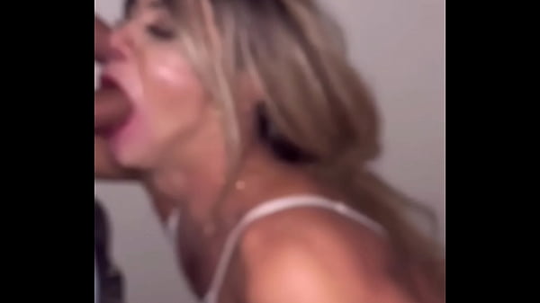 FAZENDO CABINE NO CINEMA PORNO