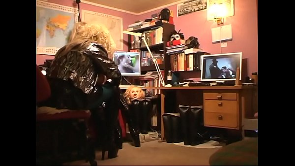 Roxina2010CumSlutBigShot260410XXL.WMV