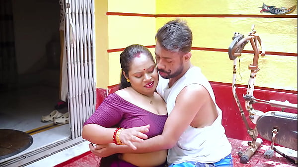 Milkman Antim Harcore Rail With Arshi Bhabhi When She Was Alone At Home Full Movie ( Hindi Audio )
