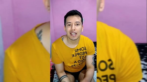 Joven Chacal Dotado Se Hace Paja Después De Leer Un Relato Sexual