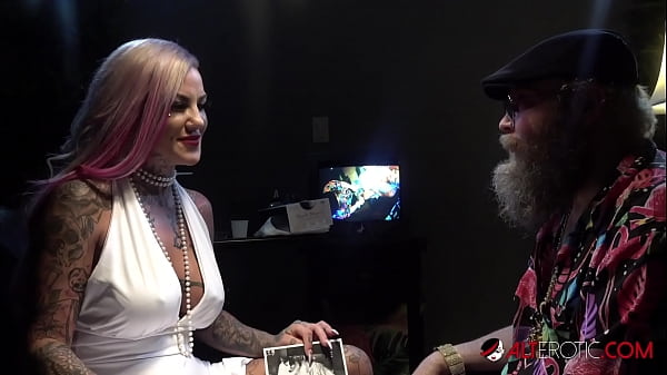 Top-heavy Vixen Evilyn Ink Tattoos Ivan Then Masturbates