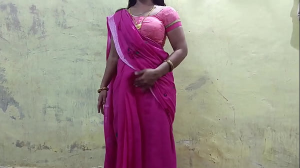 पिंक साड़ी पहनकर भाभी क्या कमाल की लगती है आज तो भाभी को छोडूंगा नही चूत फ़ाड़ के रख दूंगा