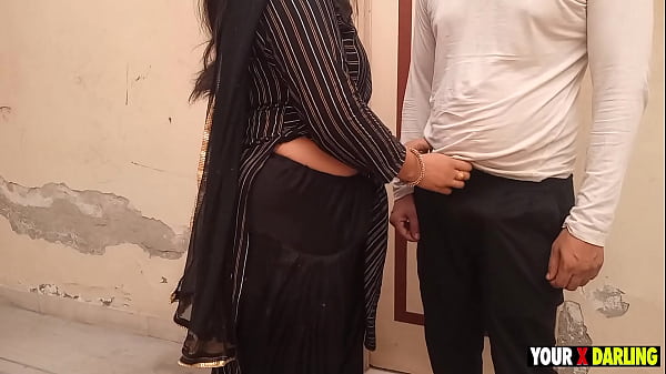 Mausi Ne Jwaan Londe Ki Chori Pakad Li Ladke Ne Mausi Ki Fuddi Me Hi Paani Jhaad Diya