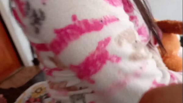 Ravishing Morena Follada Bien Rico En Pijamas: La Engaño Diciendole Que Le Voy A Dar Un Masaje Y Acambio Me Termino Dando Ese Rosado Culo