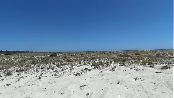 Marche Nu A La Plage.MP4