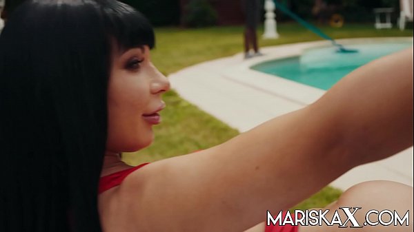 MARISKAX Valentina Ricci Rear Fucked By The Pool Man