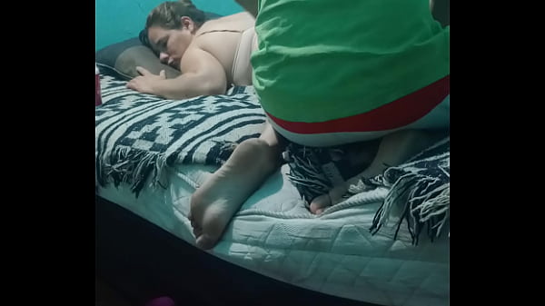 Masaje Con Crema Hasta Dejarla Desnuda