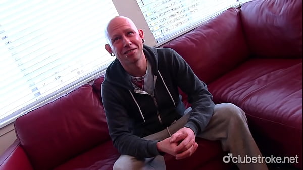 Bald Amateur Rob Works Off His Large Shaft
