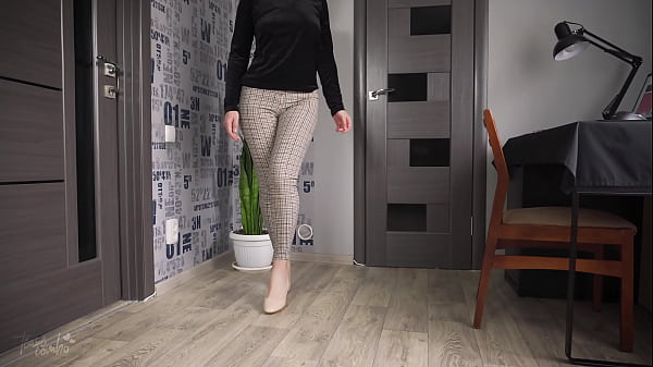Office Worker Flaunts Off Rump In Super Firm Trousers