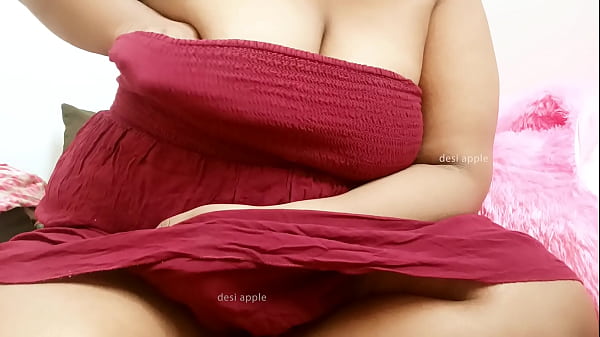 Indian Desi Aunty With Alluring Knockers
