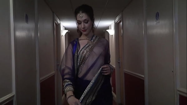 Indian Actress Dare To Walk Undressed In Hotel With See Through Saree And Guest See Her