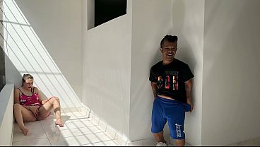 Escucho Unos Excitantes Gemidos Y Veo A Mi Sexi Hermanastra Masturbándose_ Me Pongo Cachondo Y Decido Bajarle La Calentura.