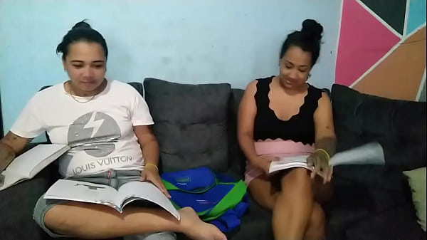 Jóvenes Lesbianas Disfrutan De Sexo Lésbico, En Ausencia De Su Maestro