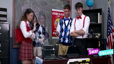 Asian Cuties Join Stepbros Gooner Club With Group Share