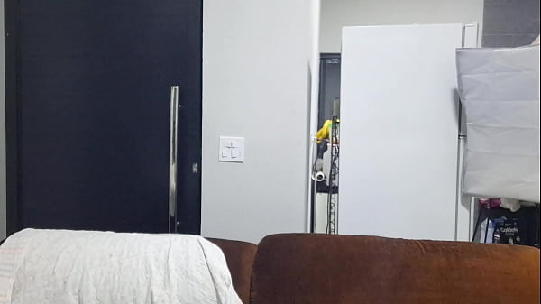 Pegadinha Com Esposa Vendada E Corno Chama Amigo Para Foder A Esposa.