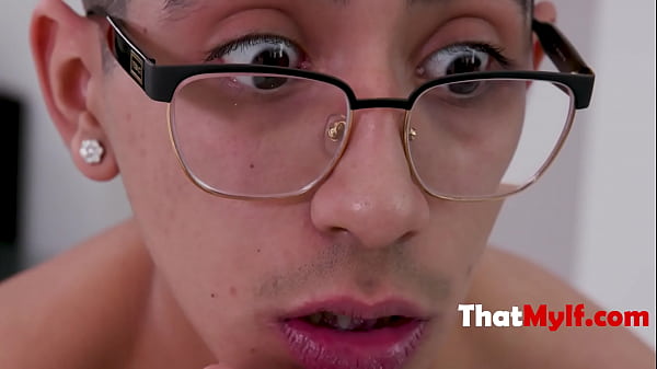 Nasty Housewife Draws The Dude Nailing Her From Behind