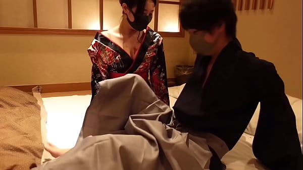 美人花魁を指名したら最高にえちえちな展開にこんなにも気持ちいいデカチン初めてで痙攣絶頂　騎乗位　対面座位　はめどり　コスプレ　着物　巨乳　かわいい　素人　カップル　投稿　個人撮影　日本人　えむゆみ