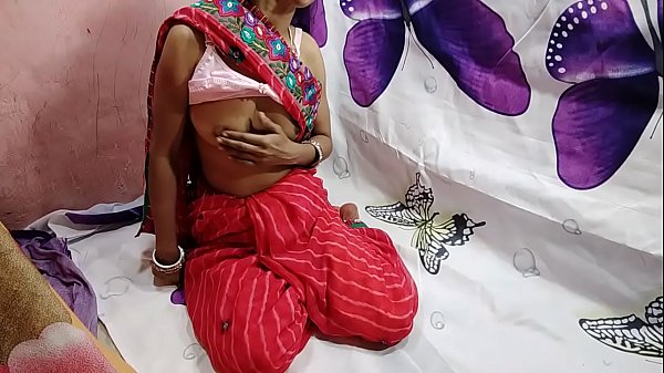 Smoking Desi Bhabi Ke Pati Ne Bhabi Ko Gher Me Red Saree Me Gand Dehkh Ker Chudai Ker Dali