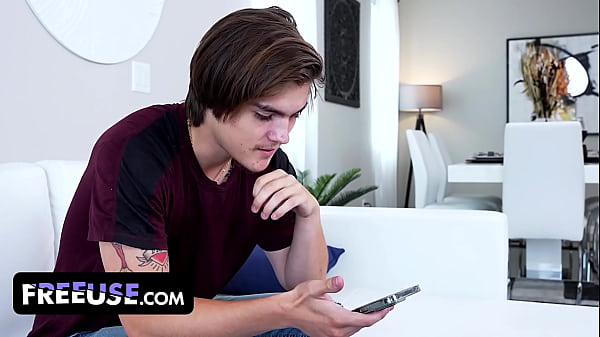 FreeUse Delivers - Unboxing & Fucking The Incredibly Realistic Sex Honey Kenna Stuffs