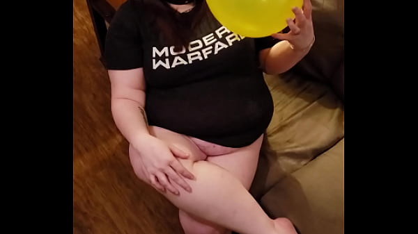 Swallow To Pop With Dainty BBW Looner Virgin
