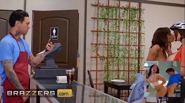 Chesty (Gabbie Carter) Getting Repeated Peaks From Sex Aficionado And Café Owner (Tiny Hands) - Brazzers