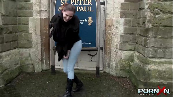 PORN XN Sensual Doll Pissing In Public