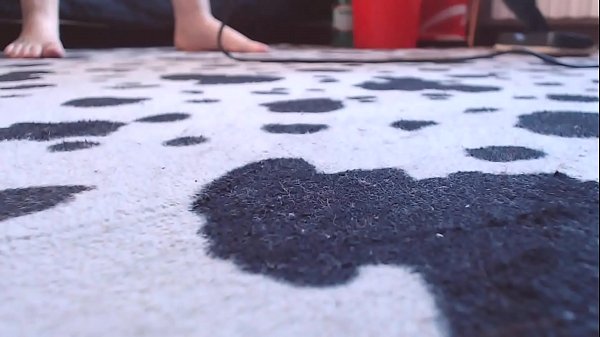 Before Cleaning The Floor Your Mama Masturbates With A Vacuum Cleaner