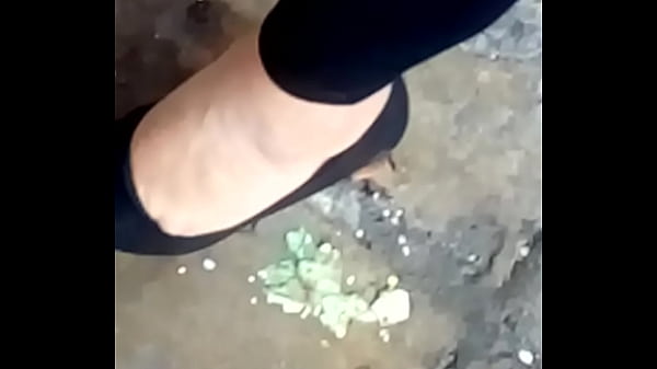 Fetiche Madura Me Deja Grabar Sus Pies 2